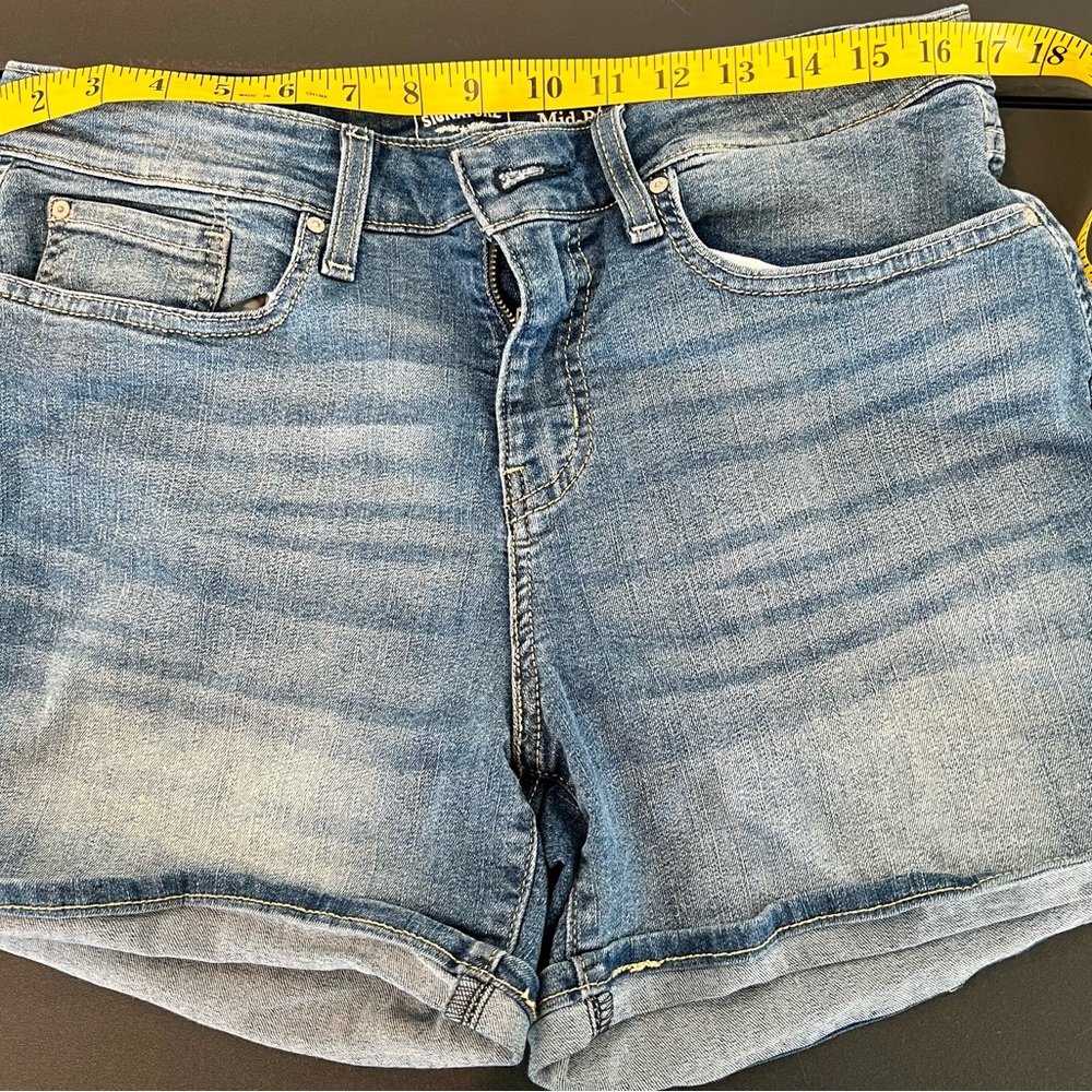 Signature Levi Mid-Rise Shorts